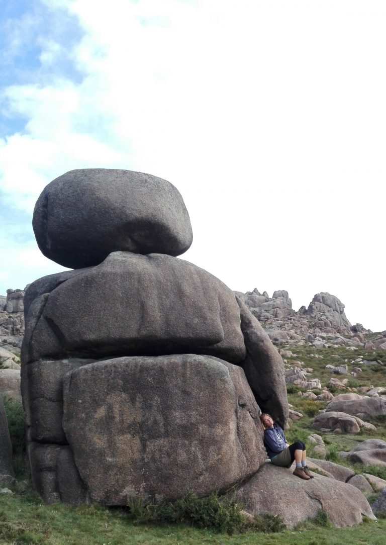 Monte Pindo Alien Rock - Ananda Soul Travel